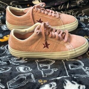 Pink Suede Star Accent Low-Top Sneakers